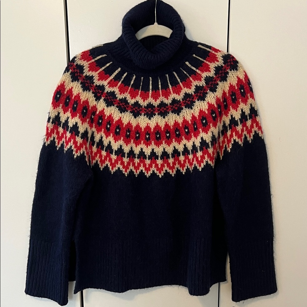 GAP Navy and Red Geometric Turtleneck Sweater